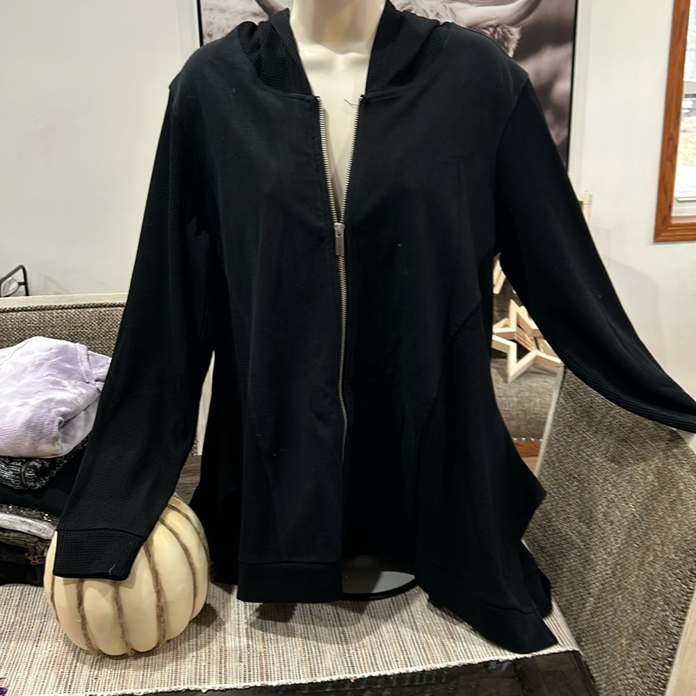 DG2 Diane Gilman, size L zip front sweater